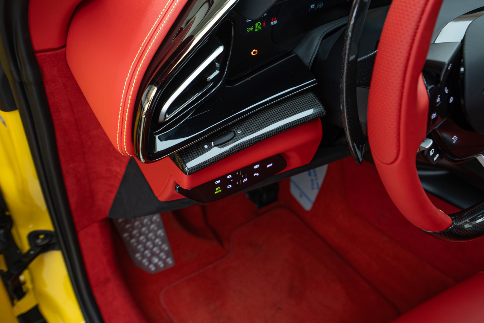 2025 FERRARI PUROSANGUE | FULL CARBON | MAIN DEALER SERVICE | HIGH SPECS |